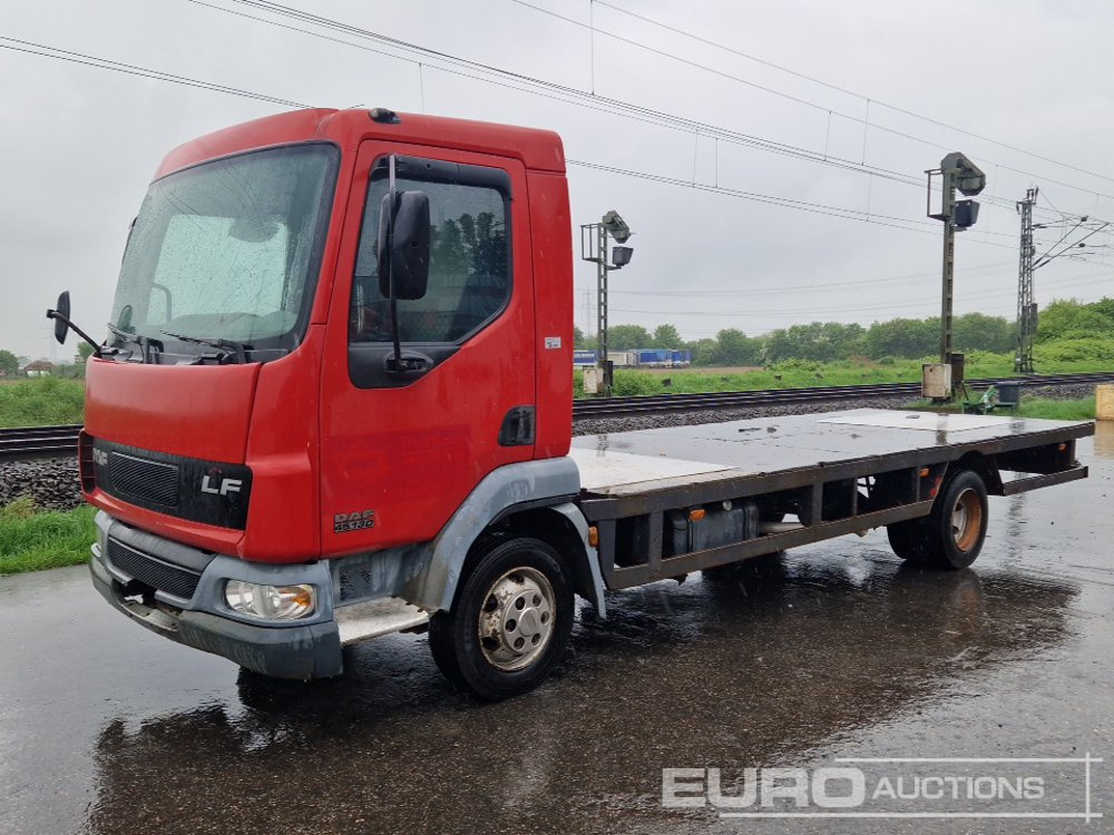 DAF 4x2 Flatbed Truck, Manual Gearbox - Camion plateau: photos 1 DAF 4x2 Flatbed Truck, Manual Gearbox - Camion plateau: photos 1