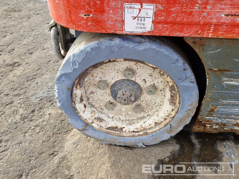 Nacelle Electric Scissor Lift: photos 7 Nacelle Electric Scissor Lift: photos 7