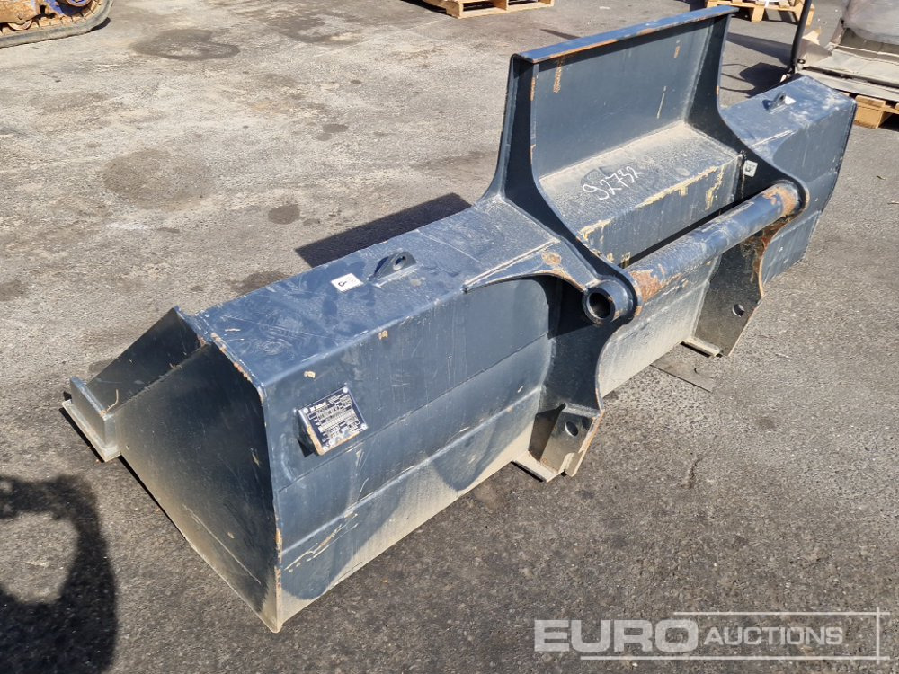 Front Loading Bucket to suit Bobcat Telehandler - Godet: photos 2 Front Loading Bucket to suit Bobcat Telehandler - Godet: photos 2
