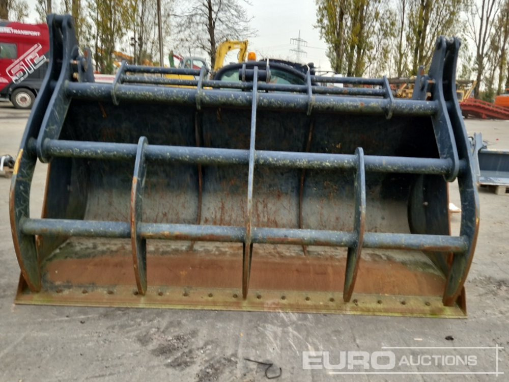 Grapple Bucket to suit Manitou MLT960/961, MHT790 - Godet: photos 5 Grapple Bucket to suit Manitou MLT960/961, MHT790 - Godet: photos 5