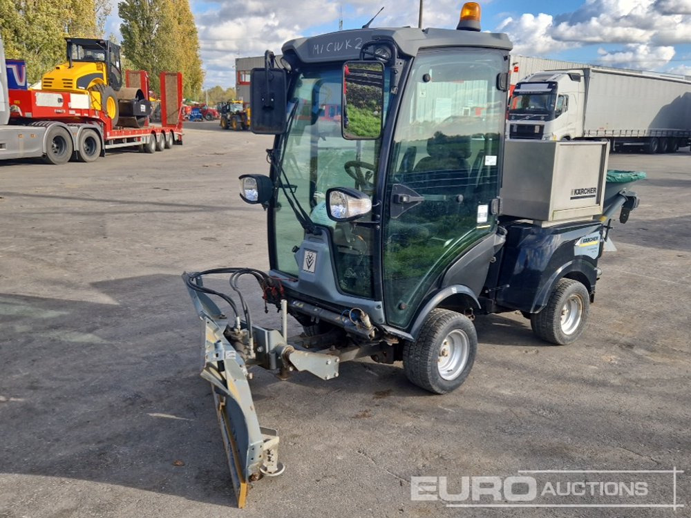 Kärcher Utility Vehicle with Snow Blade, Spreader - Engin de déneigement: photos 1 Kärcher Utility Vehicle with Snow Blade, Spreader - Engin de déneigement: photos 1