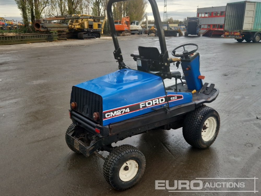 New Holland TM274 4WD Ride on Lawnmower, Roll Bar (No Cutting Deck) - Motofaucheuse: photos 4 New Holland TM274 4WD Ride on Lawnmower, Roll Bar (No Cutting Deck) - Motofaucheuse: photos 4