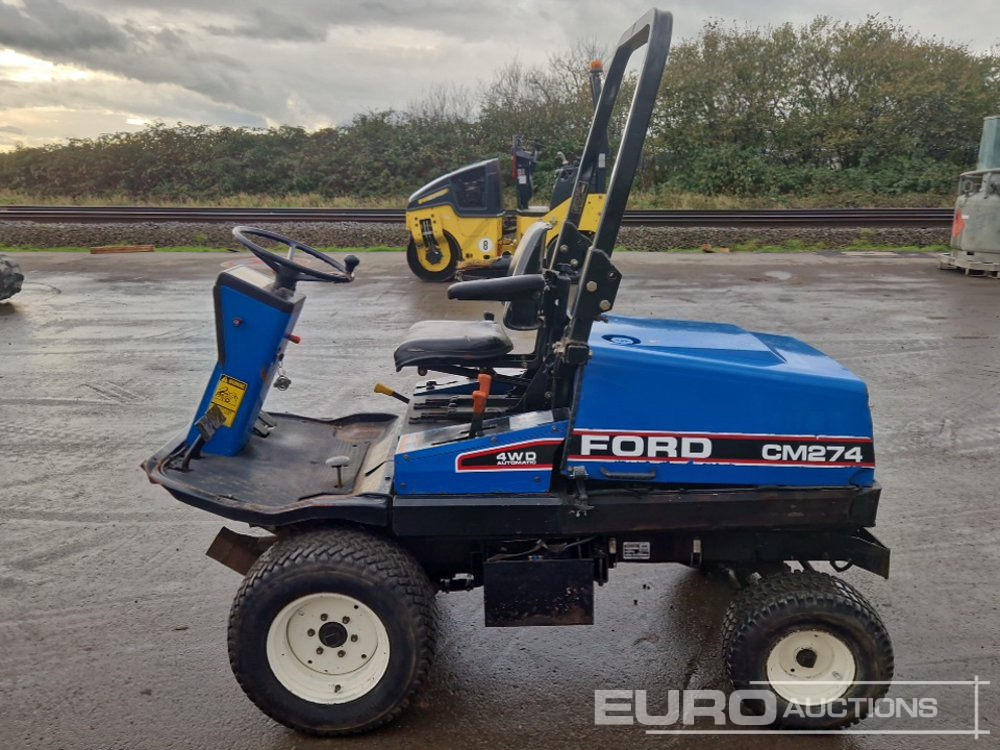 New Holland TM274 4WD Ride on Lawnmower, Roll Bar (No Cutting Deck) - Motofaucheuse: photos 2 New Holland TM274 4WD Ride on Lawnmower, Roll Bar (No Cutting Deck) - Motofaucheuse: photos 2