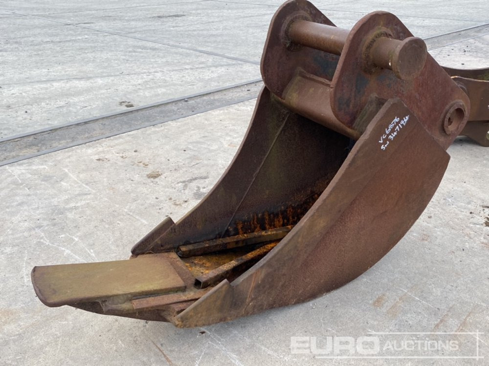 Scott V Bucket 100mm Pin to suit 40 Ton Excavator - Godet: photos 1 Scott V Bucket 100mm Pin to suit 40 Ton Excavator - Godet: photos 1