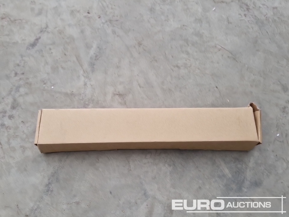 Unused 13" 120W Combo Beam LED Light Bar, Mounting Brackets, IP68 Waterproof - Matériel de chantier: photos 5 Unused 13" 120W Combo Beam LED Light Bar, Mounting Brackets, IP68 Waterproof - Matériel de chantier: photos 5