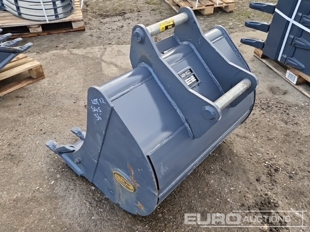 Unused Strickland 36" Loading Bucket to suit S45 - Godet: photos 2 Unused Strickland 36" Loading Bucket to suit S45 - Godet: photos 2