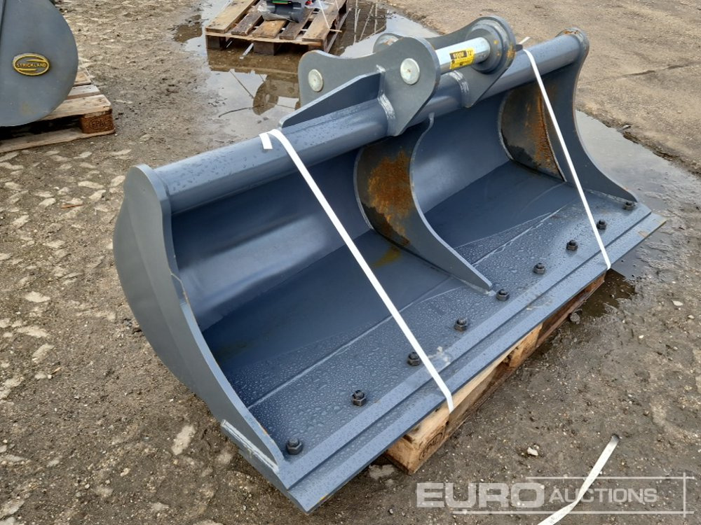 Unused Strickland 72" Ditching Bucket, 65mm Pin to suit Hitachi ZX130 - Godet: photos 4 Unused Strickland 72" Ditching Bucket, 65mm Pin to suit Hitachi ZX130 - Godet: photos 4