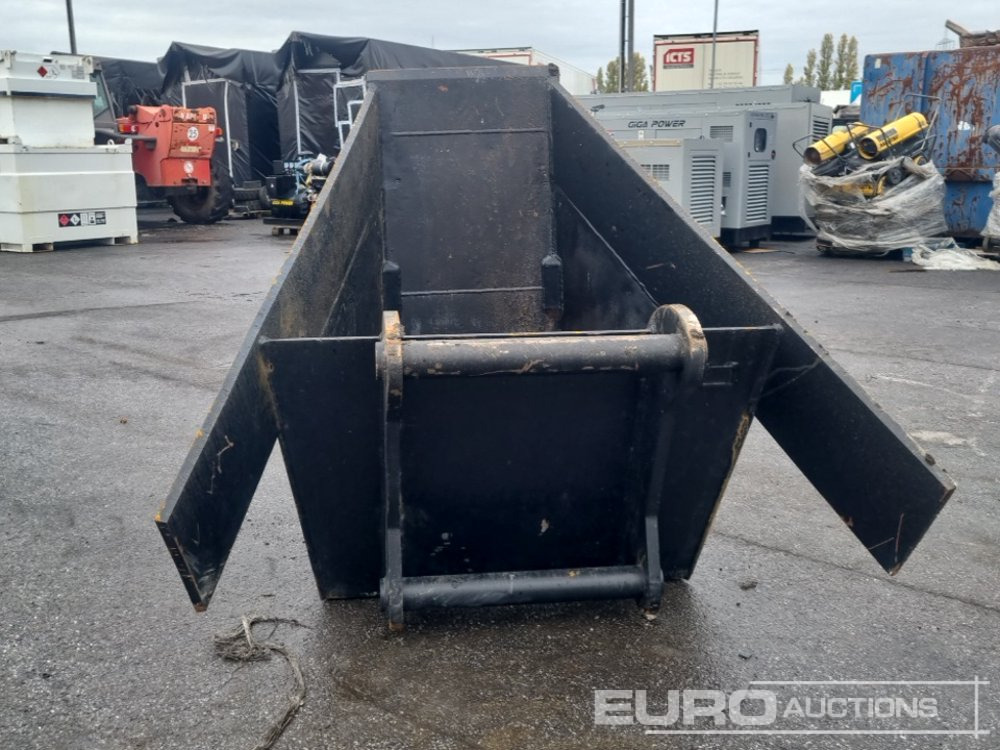 V Bucket 80mm Pin to suit 20 Ton Excavator - Godet: photos 4 V Bucket 80mm Pin to suit 20 Ton Excavator - Godet: photos 4