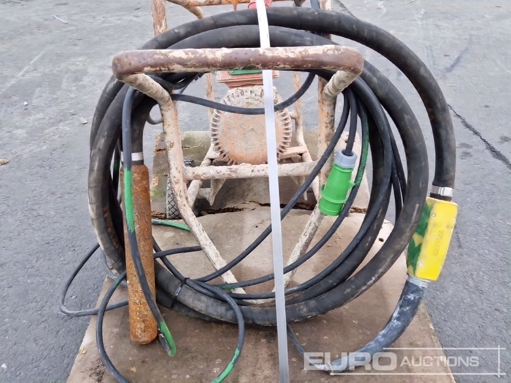 Wacker Neuson Frequency Converter + Concrete Poker - Travaux routiers: photos 5 Wacker Neuson Frequency Converter + Concrete Poker - Travaux routiers: photos 5