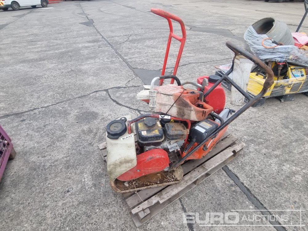 Walk Behind Compaction Plates (2 of), Quick Cut Saw - Travaux routiers: photos 3 Walk Behind Compaction Plates (2 of), Quick Cut Saw - Travaux routiers: photos 3