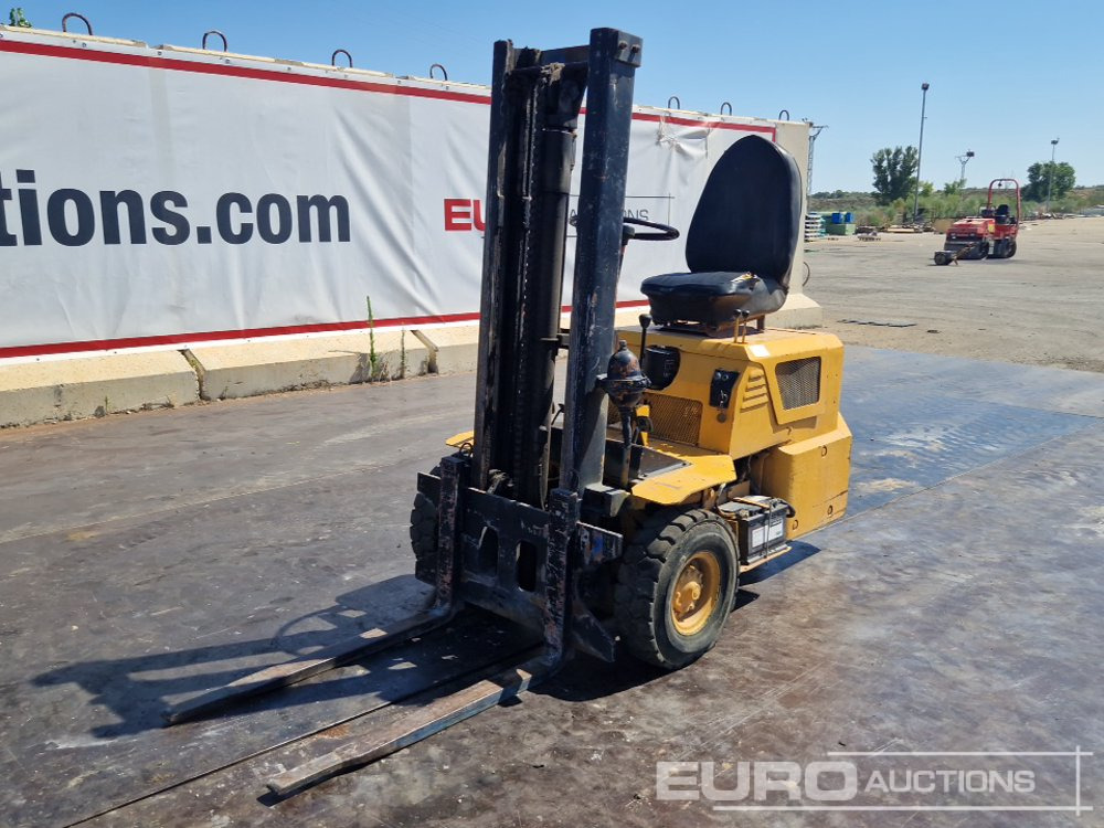 Diesel Forklift, 2 Stage Mast, Forks - Chariot élévateur: photos 1 Diesel Forklift, 2 Stage Mast, Forks - Chariot élévateur: photos 1