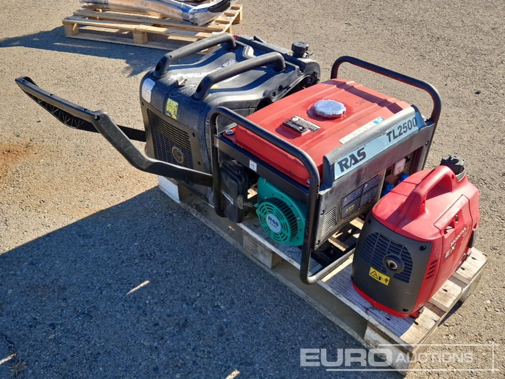 Lot of Generators: Honda EX7, Ras TL2500, Access 3000 (3 of for Spares) - Matériel de chantier: photos 3 Lot of Generators: Honda EX7, Ras TL2500, Access 3000 (3 of for Spares) - Matériel de chantier: photos 3