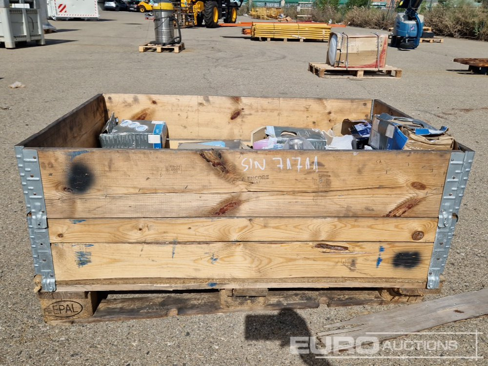 Pallet of Halogen Light Bulbs - Matériel de chantier: photos 2 Pallet of Halogen Light Bulbs - Matériel de chantier: photos 2