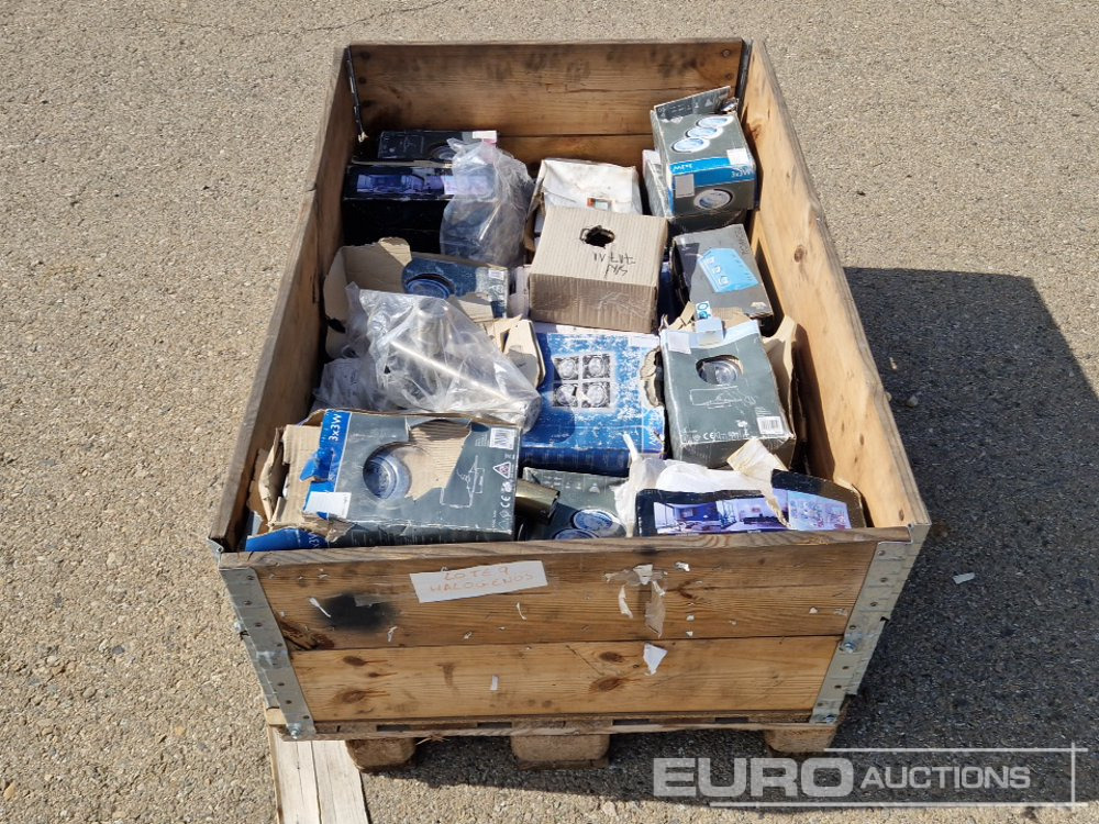 Pallet of Halogen Light Bulbs - Matériel de chantier: photos 4 Pallet of Halogen Light Bulbs - Matériel de chantier: photos 4