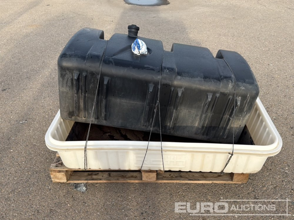 Plastic Fuel Bowser - Cuve de stockage: photos 5 Plastic Fuel Bowser - Cuve de stockage: photos 5