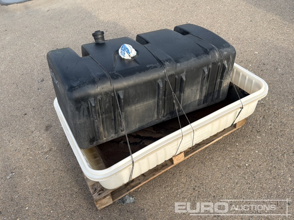 Plastic Fuel Bowser - Cuve de stockage: photos 4 Plastic Fuel Bowser - Cuve de stockage: photos 4