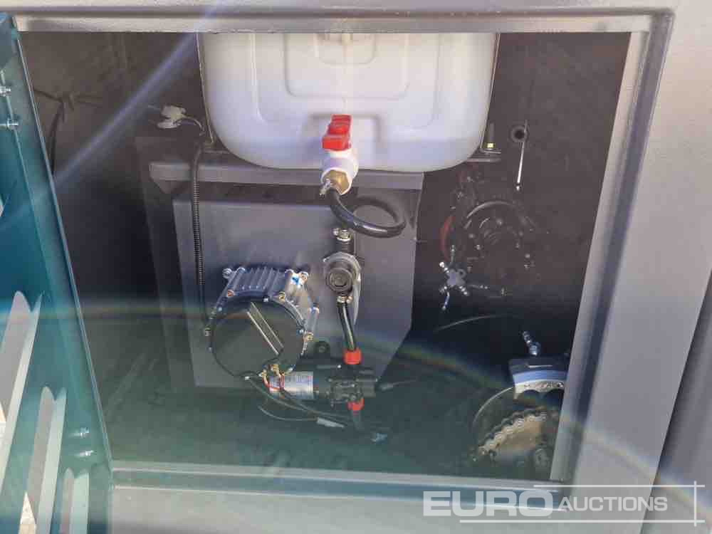 Unused 2025 Kaster S.2000 - Balayeuse de voirie: photos 1 Unused 2025 Kaster S.2000 - Balayeuse de voirie: photos 1