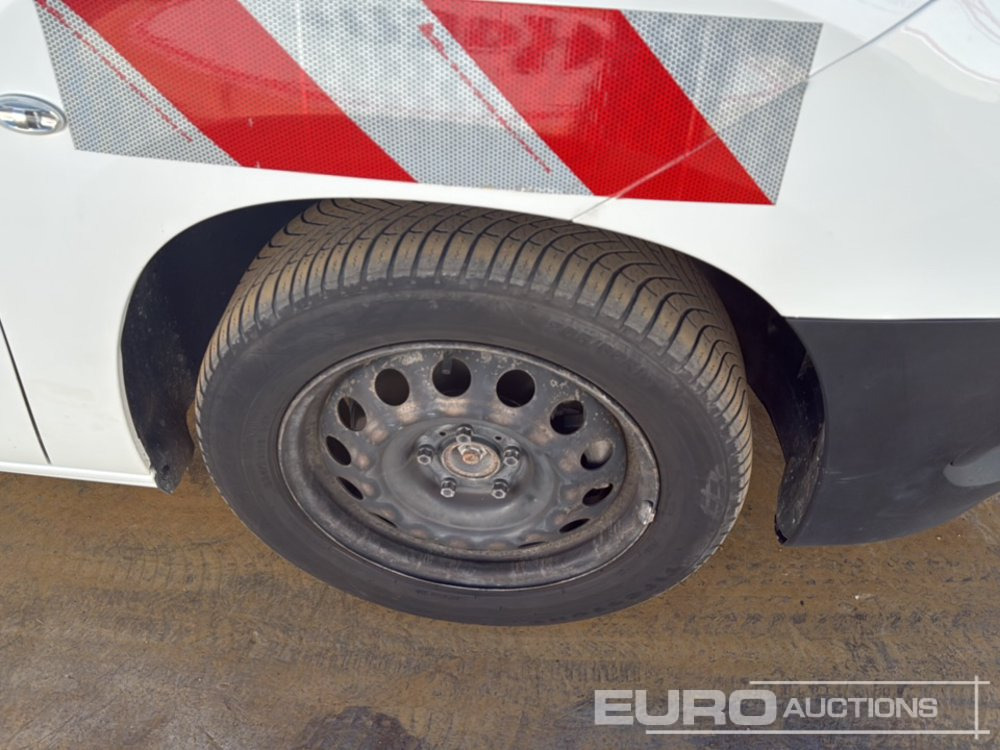 Véhicule utilitaire 2020 Toyota Proace City: photos 32