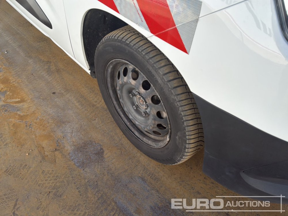 Véhicule utilitaire 2020 Toyota Proace City: photos 29