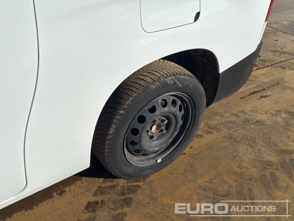 Véhicule utilitaire 2020 Toyota Proace City: photos 22