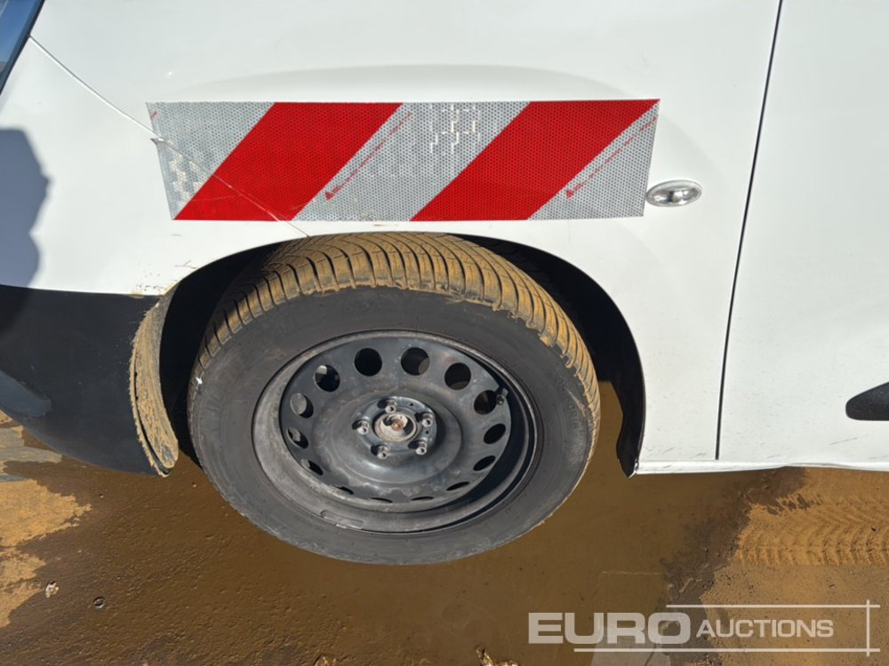 Véhicule utilitaire 2020 Toyota Proace City: photos 26