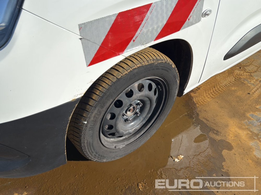Véhicule utilitaire 2020 Toyota Proace City: photos 27