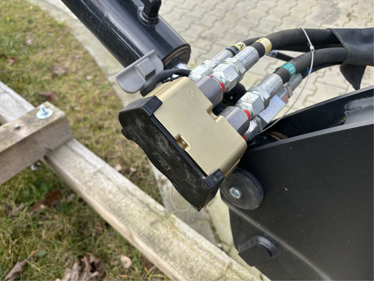 Alö Frontlader G5L Valtra - Chargeur frontal pour tracteur: photos 2 Alö Frontlader G5L Valtra - Chargeur frontal pour tracteur: photos 2