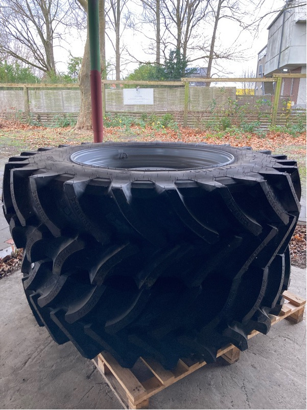 Amazone Komplettrad 520/85R42 2x - Pulvérisateur: photos 1 Amazone Komplettrad 520/85R42 2x - Pulvérisateur: photos 1