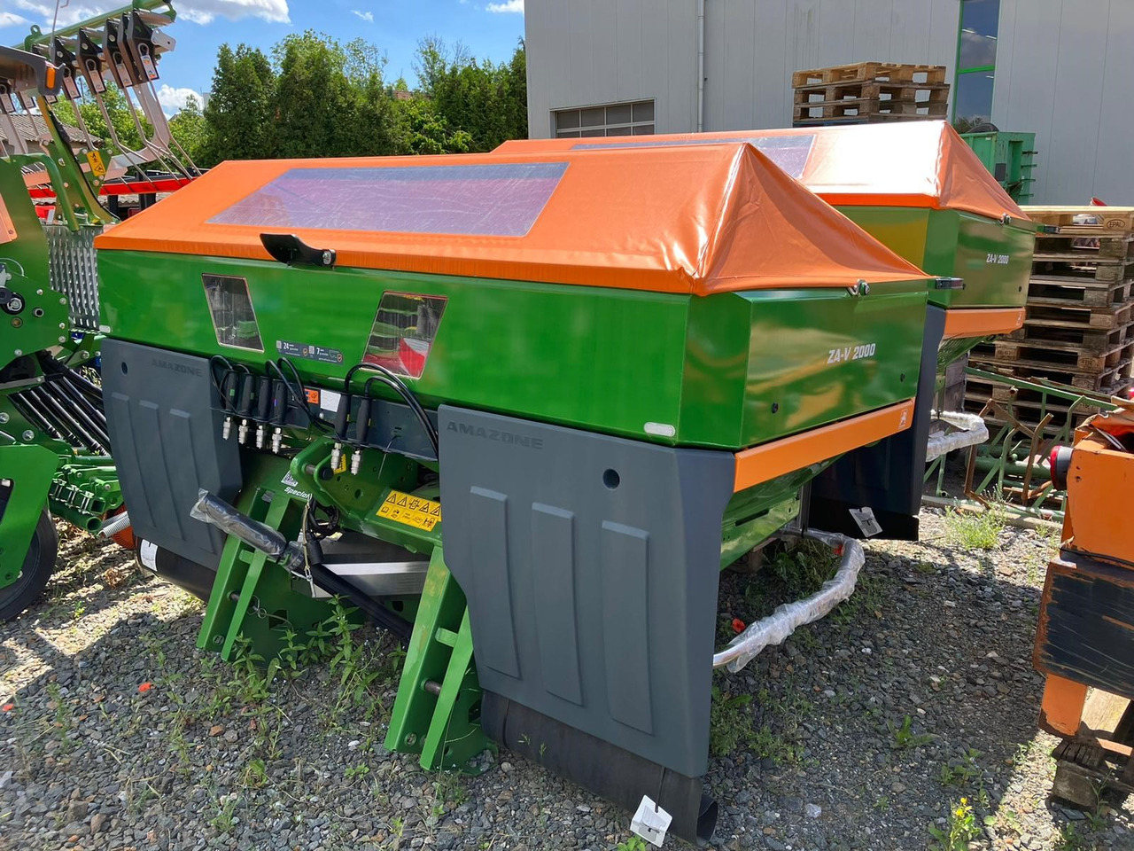 Amazone ZA-V 2000 Special - Distributeur d'engrais: photos 1 Amazone ZA-V 2000 Special - Distributeur d'engrais: photos 1