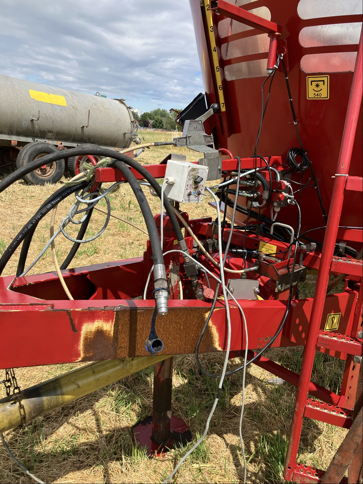 BVL Futtermischwagen V-Mix 18 2S - Mélangeuse: photos 3 BVL Futtermischwagen V-Mix 18 2S - Mélangeuse: photos 3