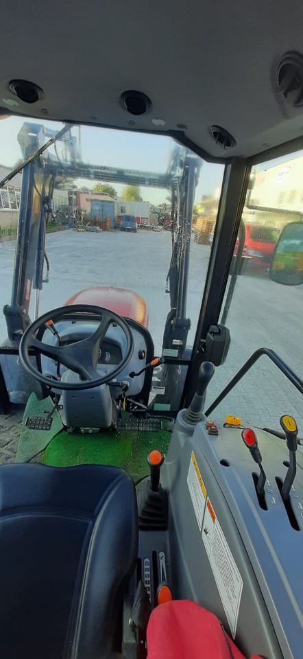 Branson Branson 6225C - Tracteur agricole: photos 4 Branson Branson 6225C - Tracteur agricole: photos 4