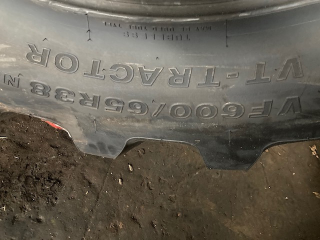 Bridgestone 600/65R38 Bridgestone - Pneus et jantes: photos 3 Bridgestone 600/65R38 Bridgestone - Pneus et jantes: photos 3