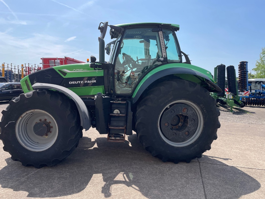 Deutz-Fahr Agrotron 7250 TTV - Tracteur agricole: photos 1 Deutz-Fahr Agrotron 7250 TTV - Tracteur agricole: photos 1
