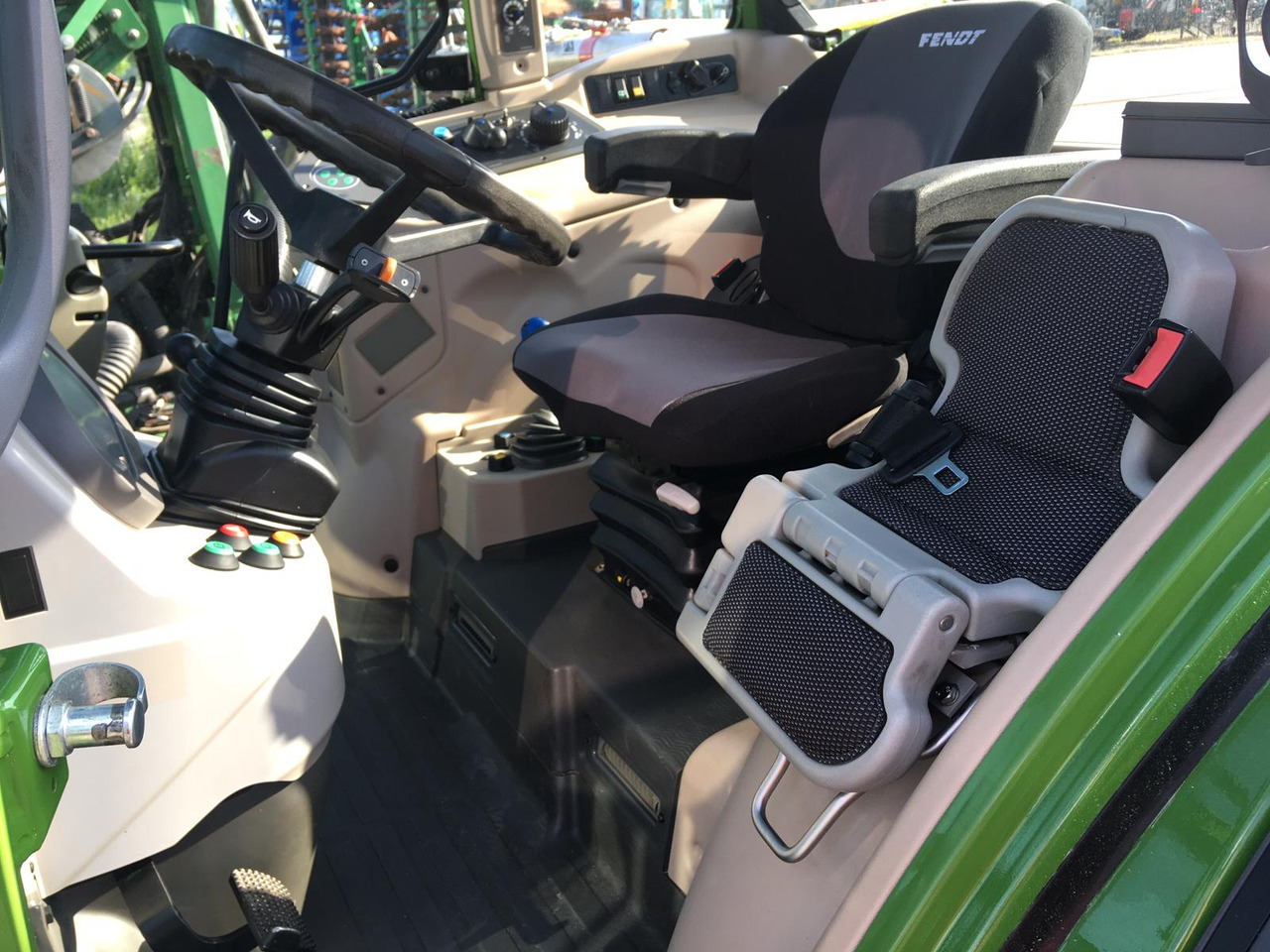 Fendt 211 Vario - Tracteur agricole: photos 5 Fendt 211 Vario - Tracteur agricole: photos 5