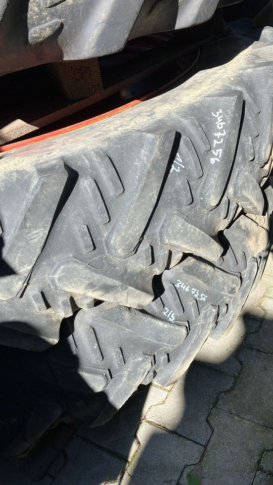 Fendt 2x Räder 11.2R45 - Pneus et jantes: photos 1 Fendt 2x Räder 11.2R45 - Pneus et jantes: photos 1