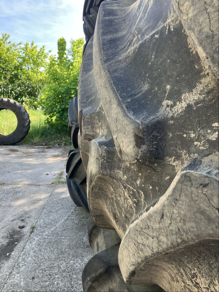 Fendt 600/70R34 710/75R42 - Pneus et jantes: photos 4 Fendt 600/70R34 710/75R42 - Pneus et jantes: photos 4