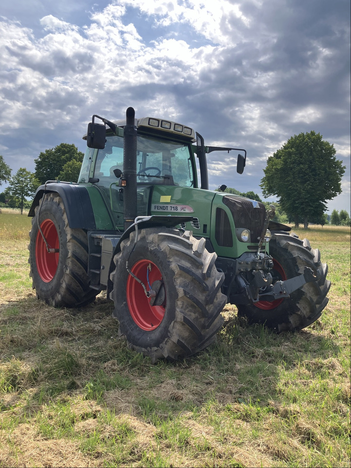 Fendt 718 Com3 Vario TMS - Tracteur agricole: photos 1 Fendt 718 Com3 Vario TMS - Tracteur agricole: photos 1