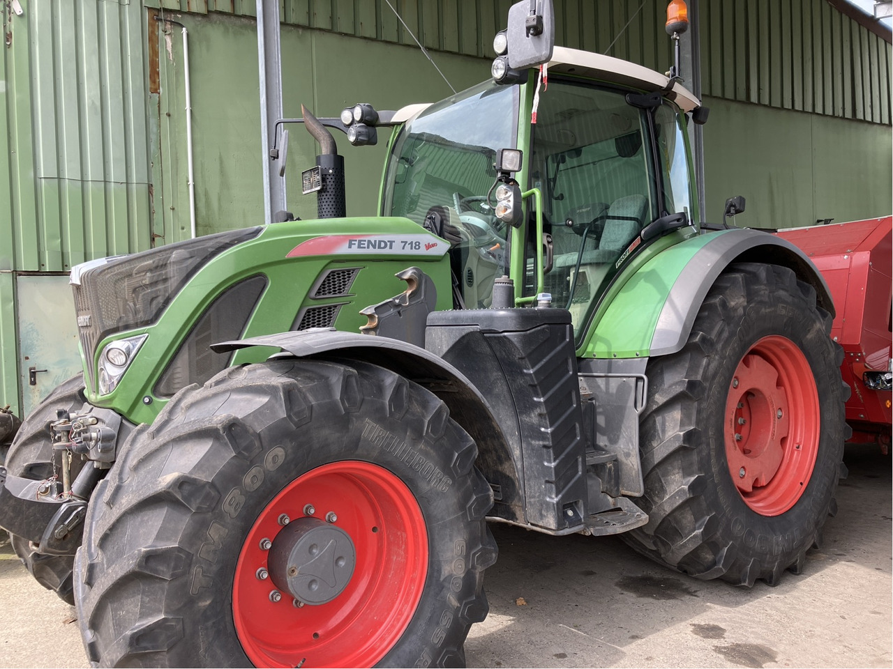 Fendt 718 Vario Profi Plus - Tracteur agricole: photos 1 Fendt 718 Vario Profi Plus - Tracteur agricole: photos 1