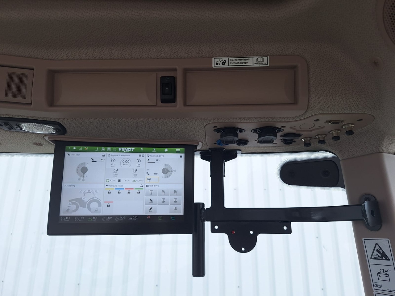Fendt 724 Vario Gen6 Profi Setting2 - Tracteur agricole: photos 4 Fendt 724 Vario Gen6 Profi Setting2 - Tracteur agricole: photos 4