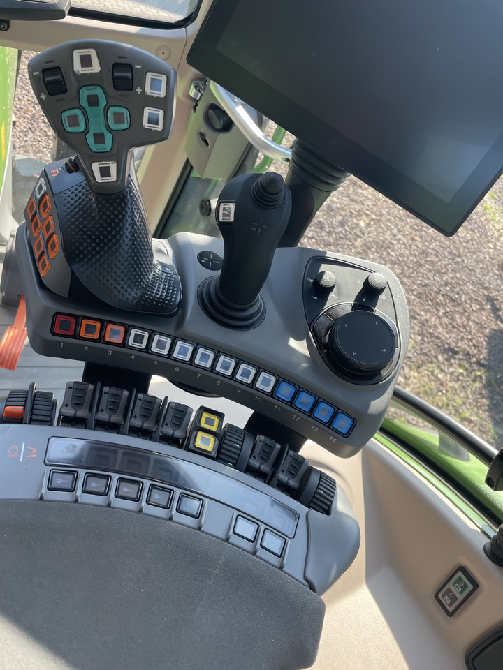 Fendt 728 Vario Gen7 Profi Setting2 - Tracteur agricole: photos 4 Fendt 728 Vario Gen7 Profi Setting2 - Tracteur agricole: photos 4