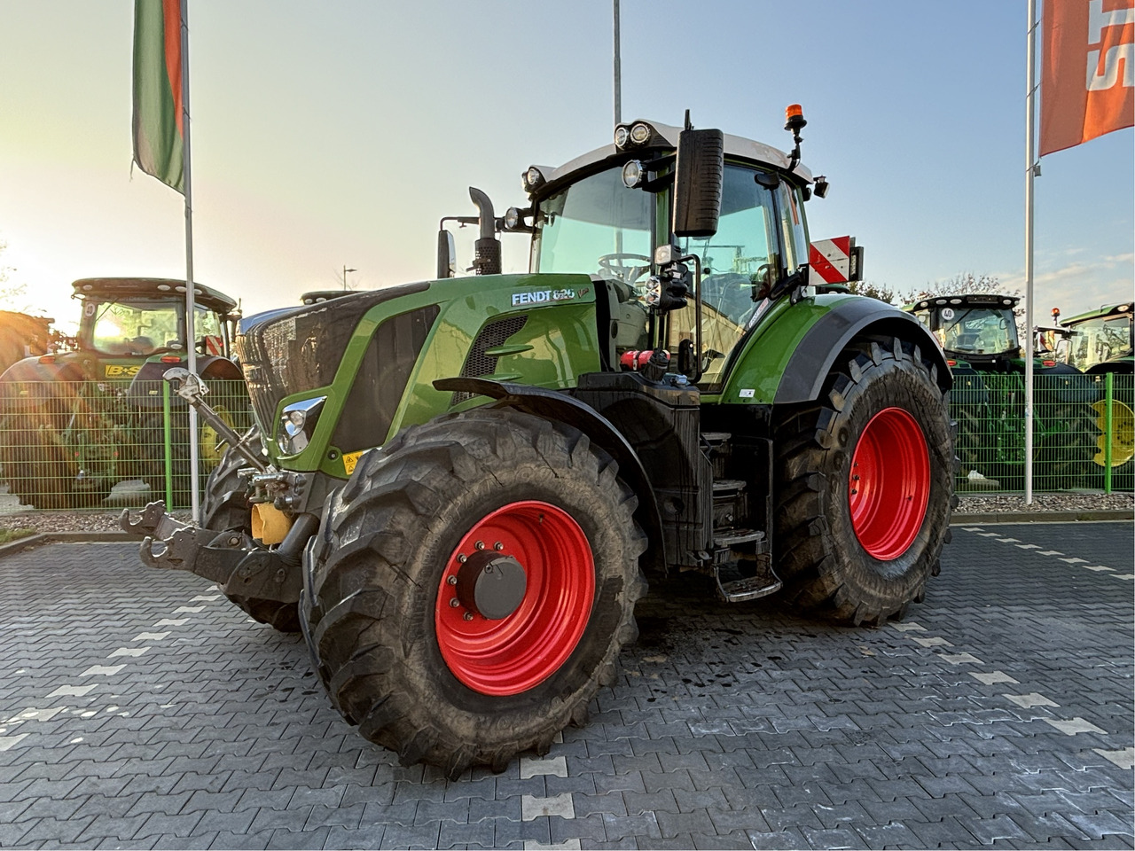 Fendt 826 Vario S4 ProfiPlus - Tracteur agricole: photos 1 Fendt 826 Vario S4 ProfiPlus - Tracteur agricole: photos 1