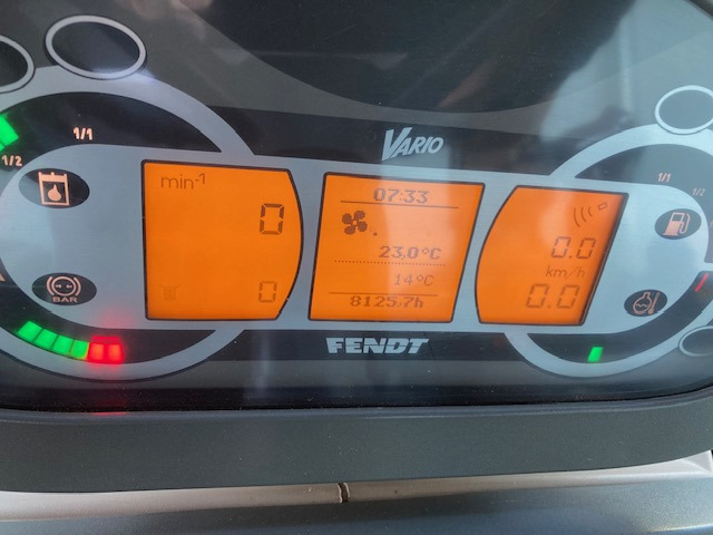 Fendt 826 Vario SCR ProfiPlus - Tracteur agricole: photos 2 Fendt 826 Vario SCR ProfiPlus - Tracteur agricole: photos 2