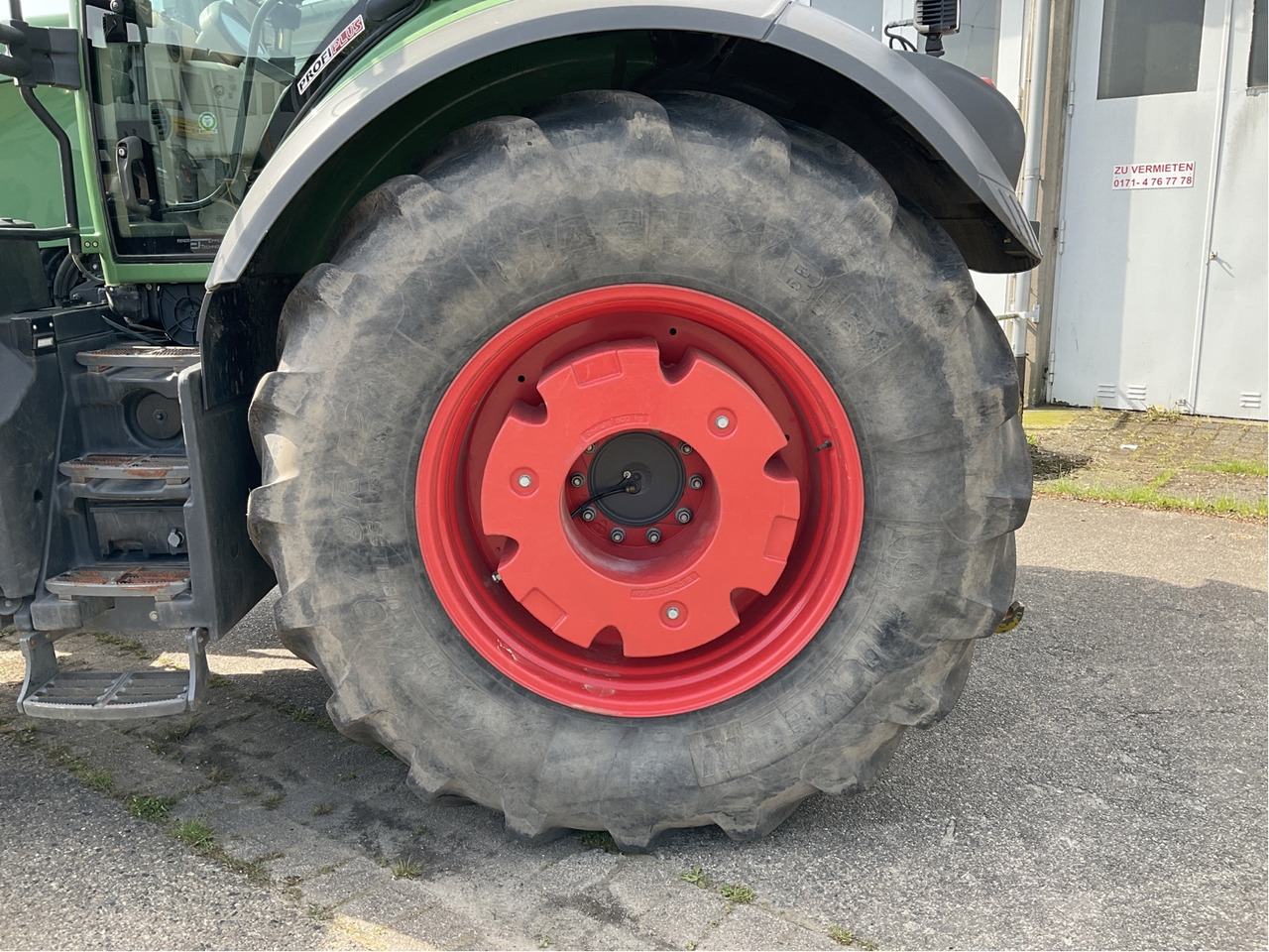 Fendt 828 Vario ProfiPlus - Tracteur agricole: photos 4 Fendt 828 Vario ProfiPlus - Tracteur agricole: photos 4
