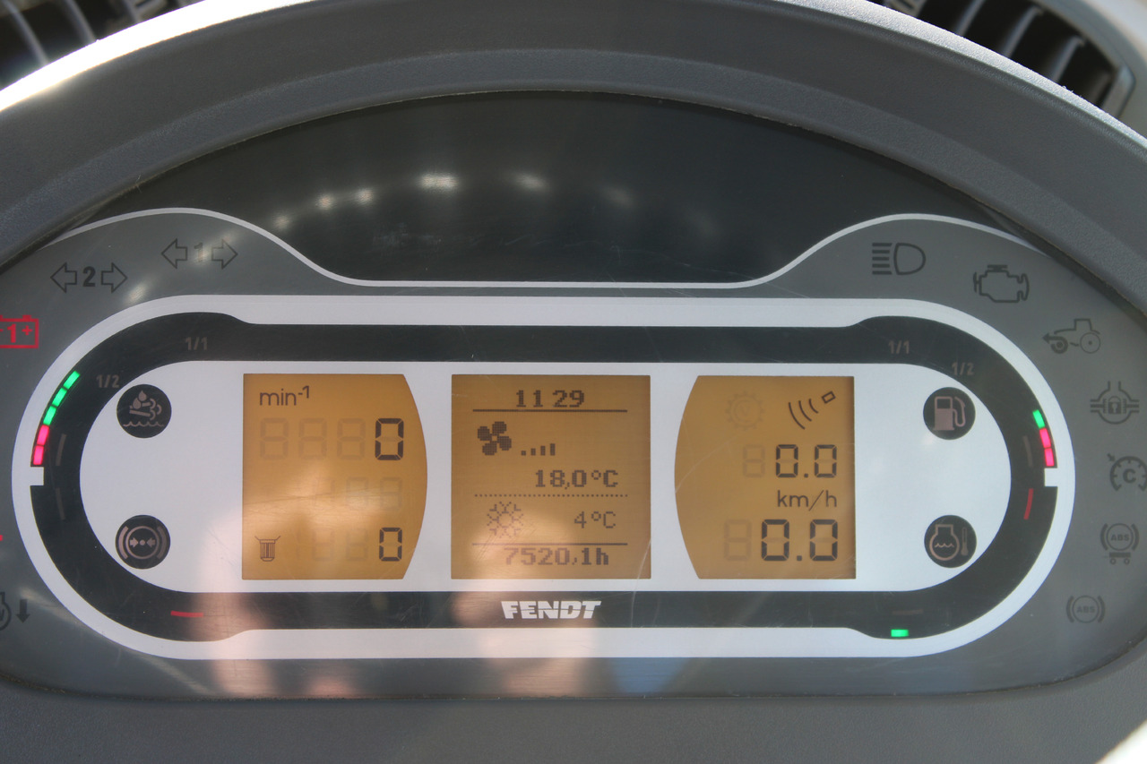 Fendt 828 Vario S4 Profi - Tracteur agricole: photos 2 Fendt 828 Vario S4 Profi - Tracteur agricole: photos 2