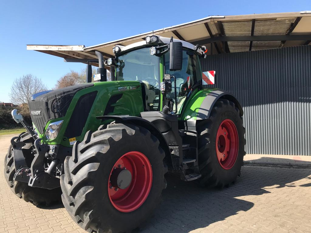 Fendt 828 Vario S4 Profi - Tracteur agricole: photos 1 Fendt 828 Vario S4 Profi - Tracteur agricole: photos 1