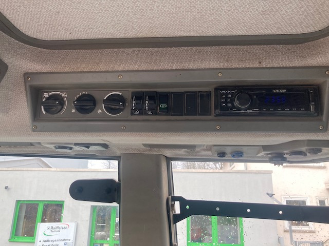 Fendt Favorit 714 Vario - Tracteur agricole: photos 2 Fendt Favorit 714 Vario - Tracteur agricole: photos 2