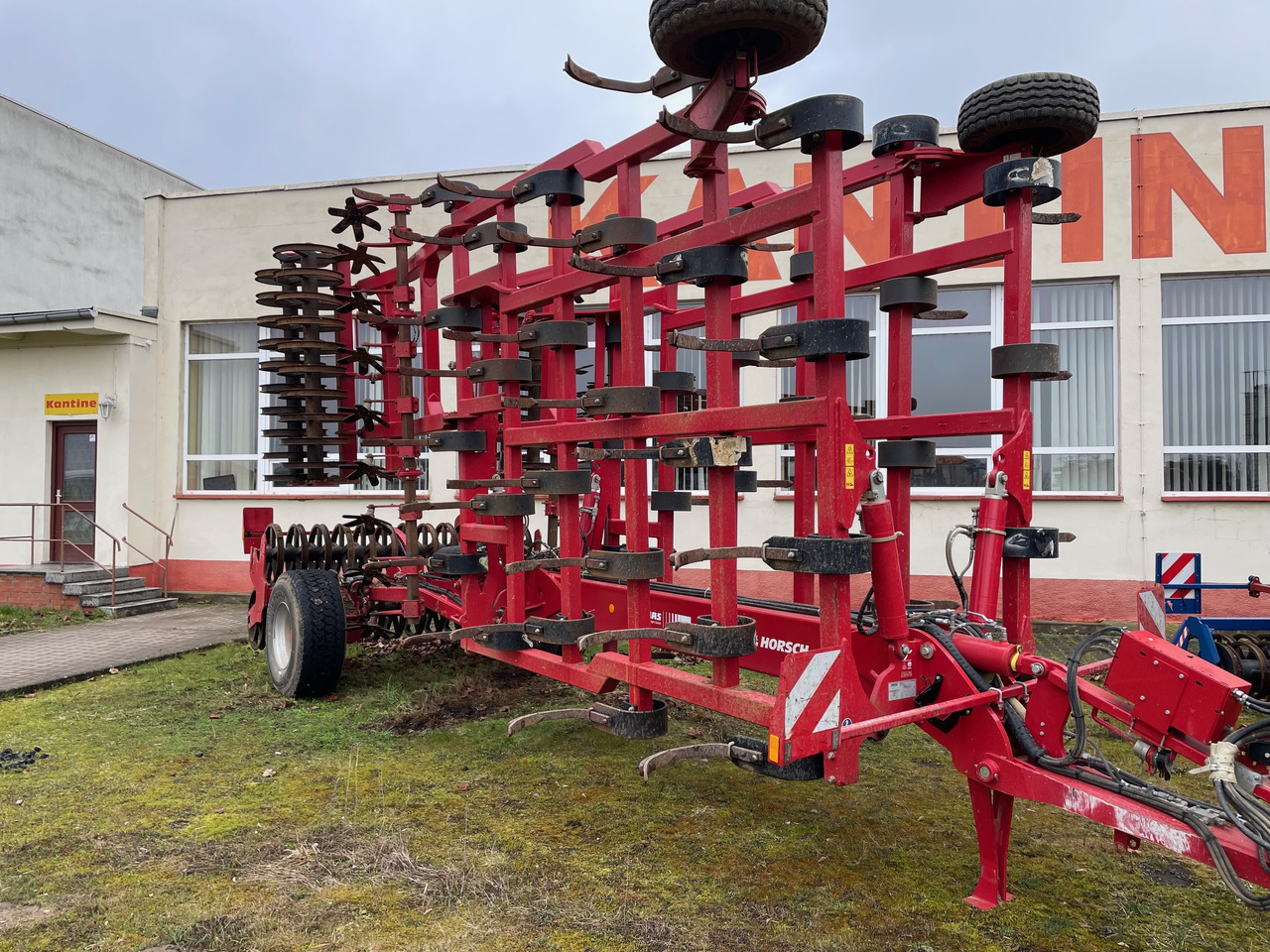 Horsch Tiger 8 XL - Bineuse: photos 1 Horsch Tiger 8 XL - Bineuse: photos 1