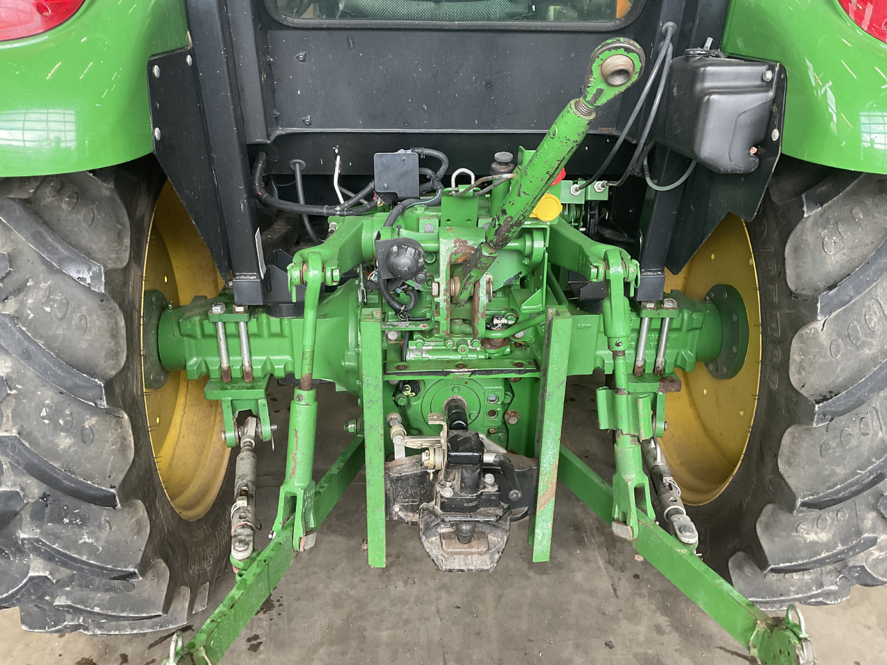 Tracteur agricole John Deere 5055 E: photos 8 Tracteur agricole John Deere 5055 E: photos 8