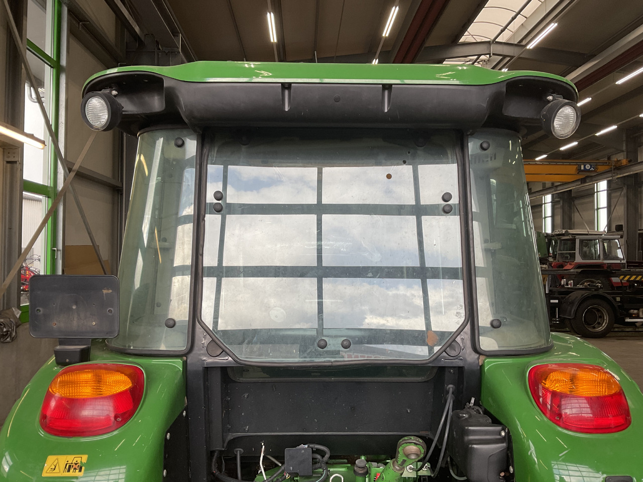 Tracteur agricole John Deere 5055 E: photos 7 Tracteur agricole John Deere 5055 E: photos 7