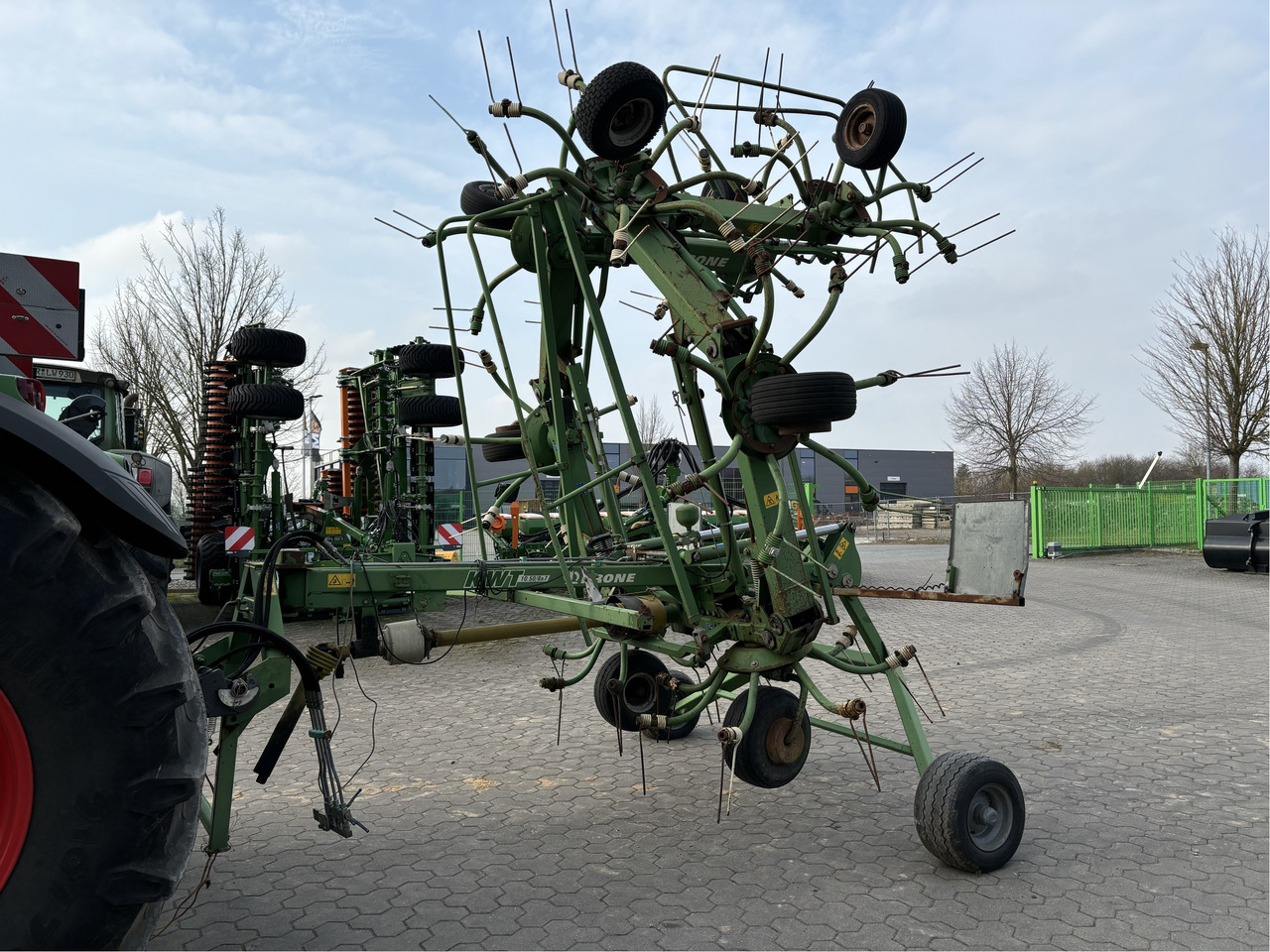 Krone KWT 10.50 / 8 x 7 Heuwender - Faneuse: photos 1 Krone KWT 10.50 / 8 x 7 Heuwender - Faneuse: photos 1